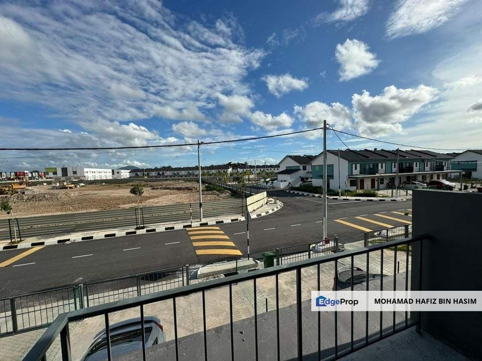 RUMAH TERES 2 TINGKAT UNTUK DI SEWA

TAMAN TASEK GELUGOR UTAMA,
TASEK GELUGOR,
PULAU PINANG, Penang, Tasek Gelugor