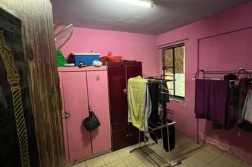 Rumah Pangsa Seri Pauh