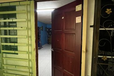 Rumah Pangsa Seri Pauh