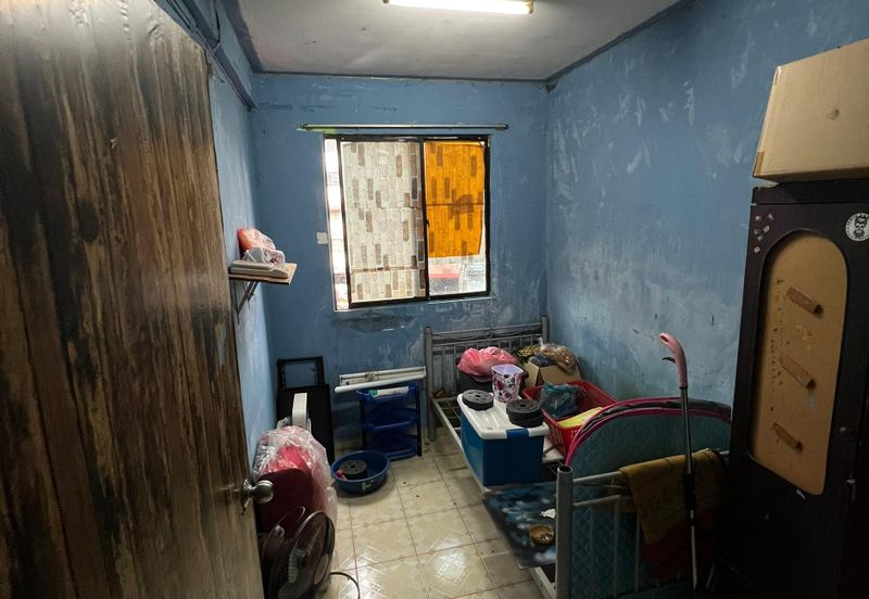 Rumah Pangsa Seri Pauh