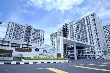 *CONDOMINIUM FOR RENT
(IMMEDIATELY)*

📍Lokasi: ROYALE INFINITY CONDOMINIUM , SIMPANG AMPAT BATU KAWAN, PENANG (Near Bukit Minyak)