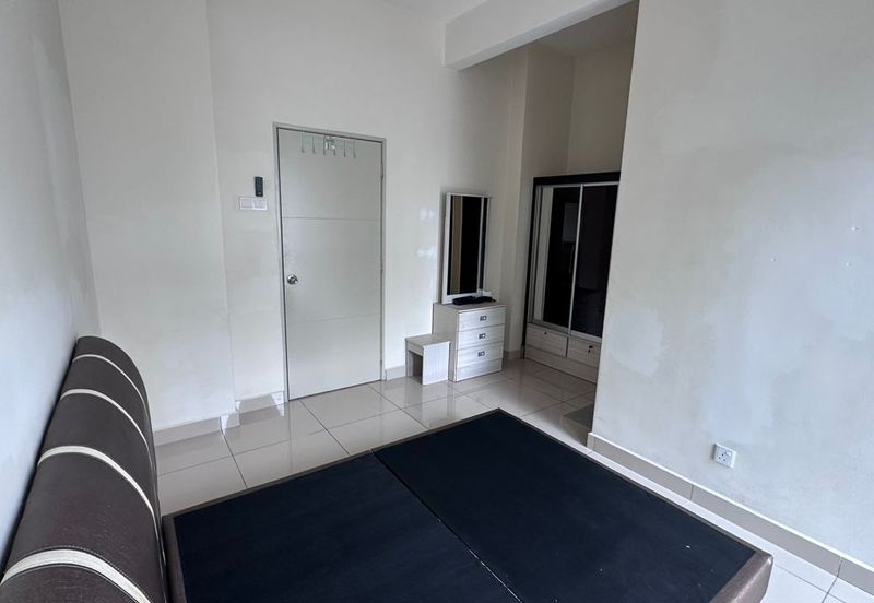 *CONDOMINIUM FOR RENT
(IMMEDIATELY)*

📍Lokasi: ROYALE INFINITY CONDOMINIUM , SIMPANG AMPAT BATU KAWAN, PENANG (Near Bukit Minyak)