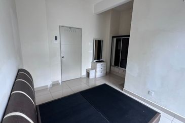 *CONDOMINIUM FOR RENT
(IMMEDIATELY)*

📍Lokasi: ROYALE INFINITY CONDOMINIUM , SIMPANG AMPAT BATU KAWAN, PENANG (Near Bukit Minyak)