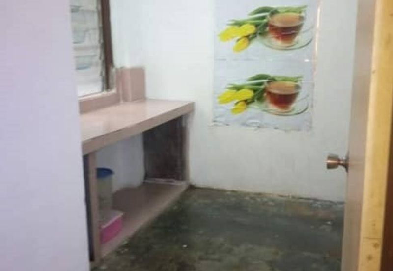 Flat Taman Seri Janggus