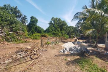 Tanah Cantik Tepi Laut.Sesuai untuk bina rumah,Challet  Tanah Lot Status Bangunan. Pulau Sayak,Kota Kuala Muda,Kedah FOR SALE !! !!