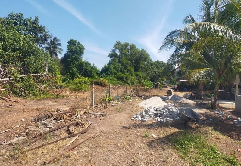 Tanah Cantik Tepi Laut.Sesuai untuk bina rumah,Challet  Tanah Lot Status Bangunan. Pulau Sayak,Kota Kuala Muda,Kedah FOR SALE !! !!