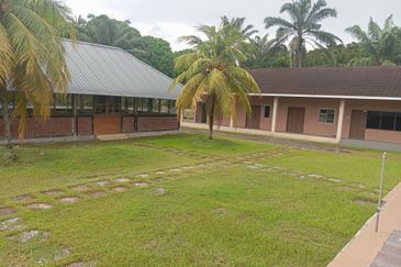 Charming and genuine venue for business setup/accommodation