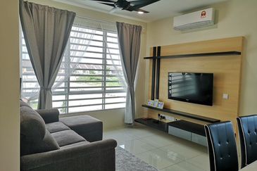 Villa Raintree 2