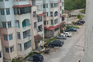 Pangsapuri Seri Cempaka (Serendah)