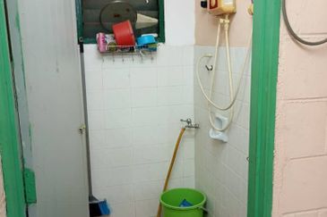 RENOVATED DOUBLE STOREY TERRACE HOUSE SEMENYIH