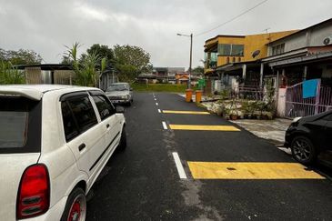 RENOVATED DOUBLE STOREY TERRACE HOUSE SEMENYIH