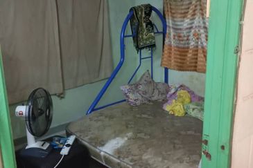 RENOVATED DOUBLE STOREY TERRACE HOUSE SEMENYIH