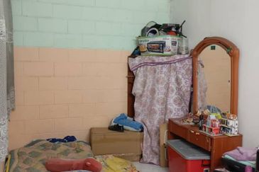 RENOVATED DOUBLE STOREY TERRACE HOUSE SEMENYIH