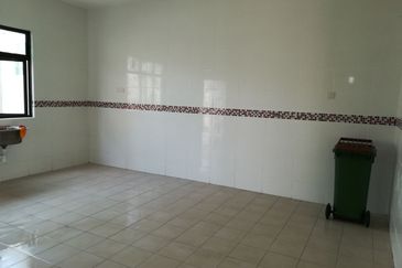 SEMI-D DOUBLE STOREY HOUSE