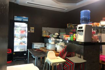 HOTEL UNTUK DIJUAL,LOKASI STRATEGIK,DEPAN PANTAI!!