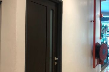 HOTEL UNTUK DIJUAL,LOKASI STRATEGIK,DEPAN PANTAI!!