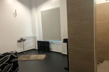 HOTEL UNTUK DIJUAL,LOKASI STRATEGIK,DEPAN PANTAI!!