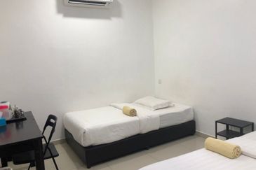 HOTEL UNTUK DIJUAL,LOKASI STRATEGIK,DEPAN PANTAI!!