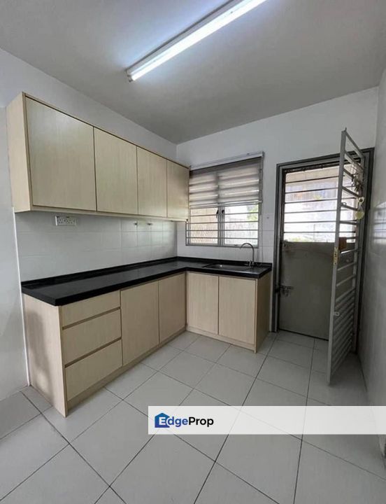 TRIPLE STOREY HOUSE,SAUJANA PALMA KAJANG, Selangor, Kajang