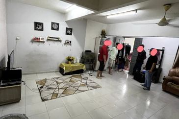 Renovated Double Storey Terrace Taman Tasik Semenyih 