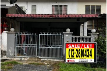 Renovated Double Storey Terrace Taman Tasik Semenyih 