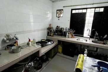 Renovated Double Storey Terrace Taman Tasik Semenyih 