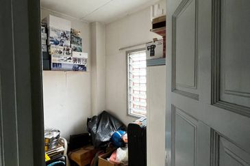 Renovated Double Storey Terrace Taman Tasik Semenyih 