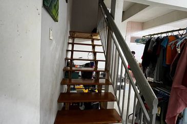 Renovated Double Storey Terrace Taman Tasik Semenyih 