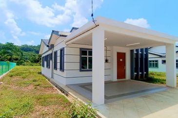 𝗧𝗔𝗠𝗔𝗡 𝗧𝗨𝗡𝗞𝗨 𝗜𝗡𝗧𝗔𝗡 𝗦𝗔𝗙𝗜𝗡𝗔𝗭 