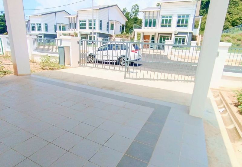 𝗧𝗔𝗠𝗔𝗡 𝗧𝗨𝗡𝗞𝗨 𝗜𝗡𝗧𝗔𝗡 𝗦𝗔𝗙𝗜𝗡𝗔𝗭 