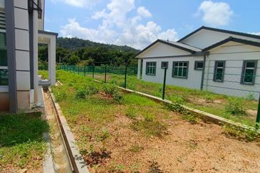 𝗧𝗔𝗠𝗔𝗡 𝗧𝗨𝗡𝗞𝗨 𝗜𝗡𝗧𝗔𝗡 𝗦𝗔𝗙𝗜𝗡𝗔𝗭 