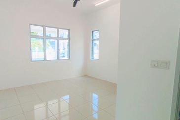 𝗧𝗔𝗠𝗔𝗡 𝗧𝗨𝗡𝗞𝗨 𝗜𝗡𝗧𝗔𝗡 𝗦𝗔𝗙𝗜𝗡𝗔𝗭 