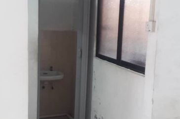 APARTMENT HALAMAN KENANGA, SUNGAI DUA