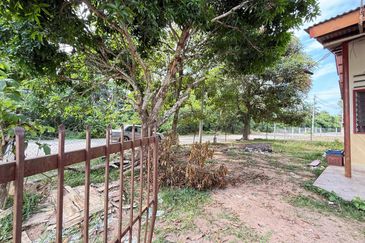 TAMAN DESA BIDARA CORNER LOT KUALA KETIL