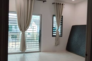 TAMAN TASEK GELUGOR UTAMA TASEK GELUGOR