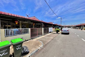 TAMAN JELUTONG, CHANGLUN KEDAH