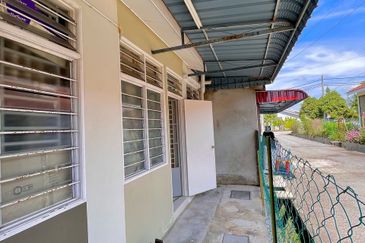 TAMAN JELUTONG, CHANGLUN KEDAH