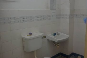 Bandar Laguna Merbok