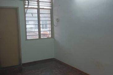 Bandar Laguna Merbok