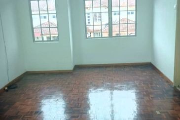 Bandar Laguna Merbok