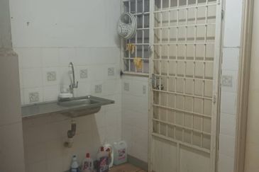 Bandar Laguna Merbok