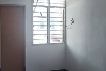 Bandar Laguna Merbok