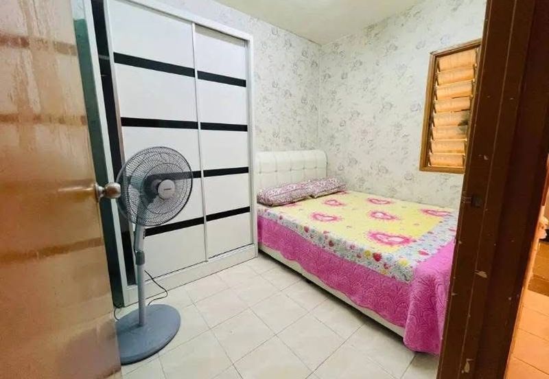 BANDAR CASSIA (CREASCENTIA)