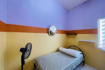 BANDAR CASSIA (CREASCENTIA)