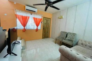 BANDAR CASSIA (CREASCENTIA)