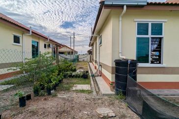 TAMAN SADERI SIMPANG EMPAT, KANGKONG ALOR SETAR