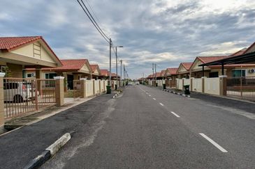 TAMAN SADERI SIMPANG EMPAT, KANGKONG ALOR SETAR