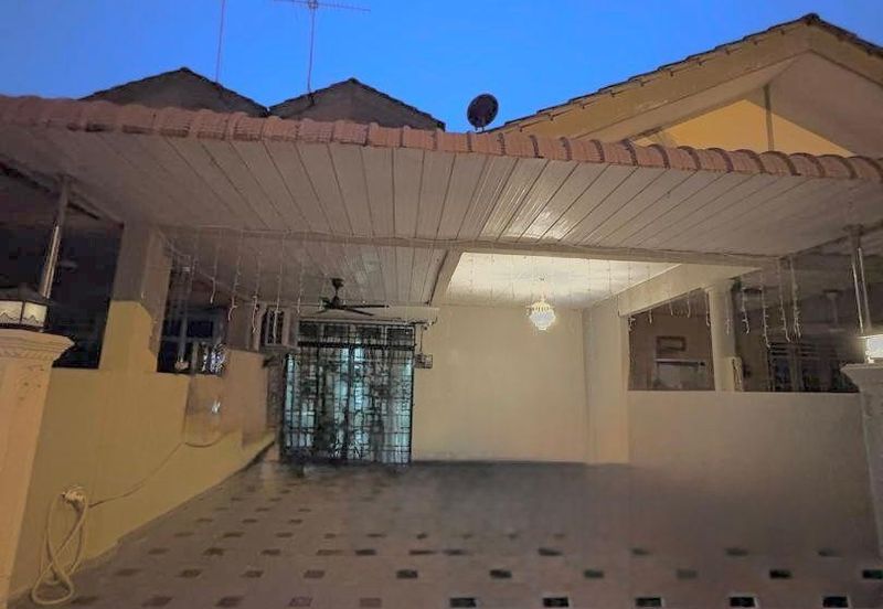 TAMAN ABDULLAH FAHIM KEPALA BATAS