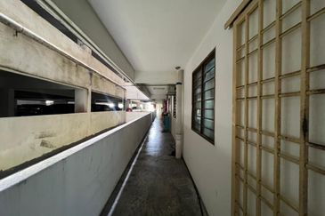 Flat Desa indah (Blok 86)