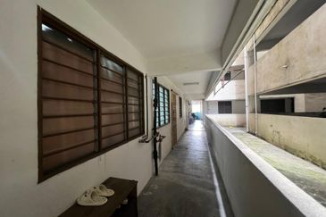 Flat Desa indah (Blok 86)